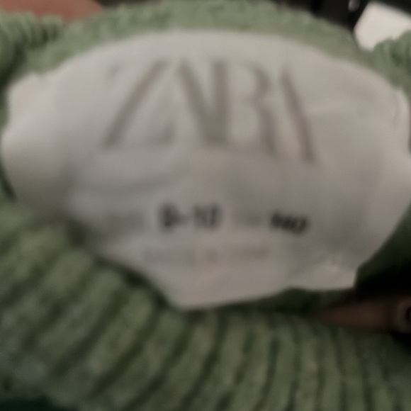 green turtleneck - Picture 3 of 3